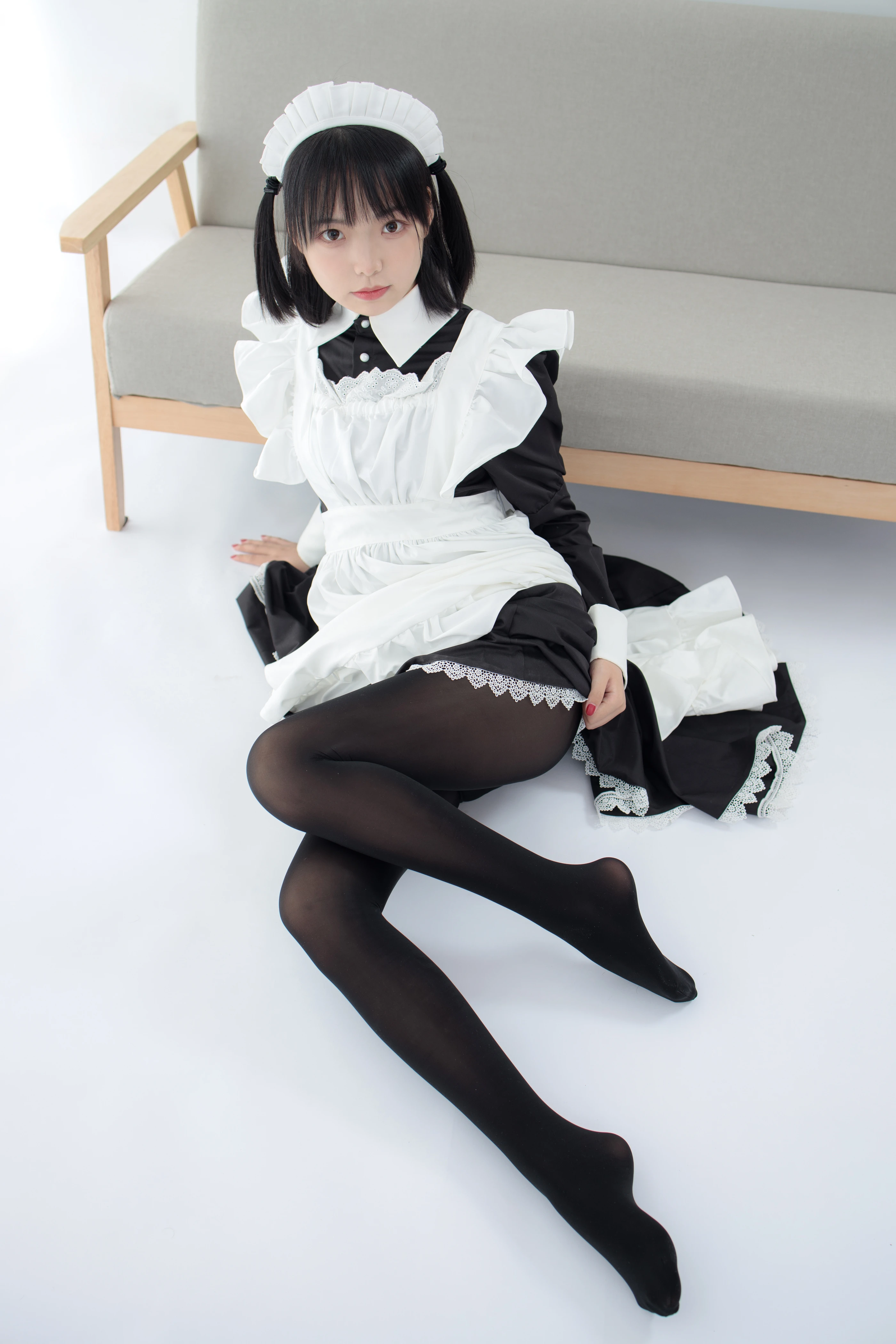 森萝财团 JKFUN-029 卉女仆 踩物 80D黑丝 [67P 1V]插图5